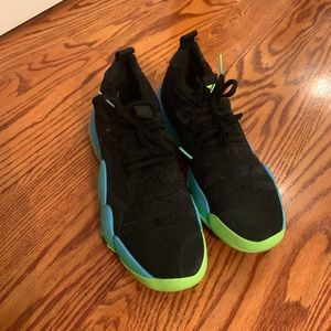adidas Trae Young 2.0 Basketball Shoes men’s size 11
